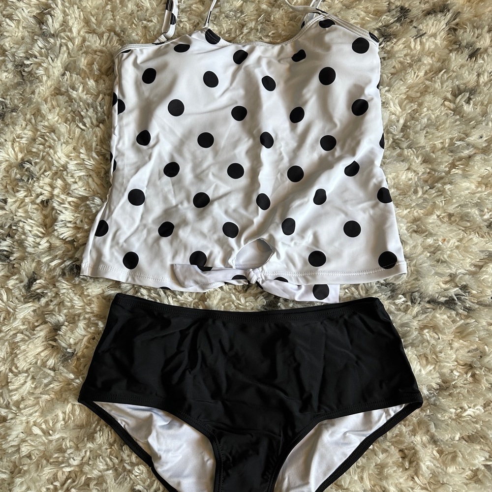 NEW 2-Piece Tankini Swimsuit (M)
